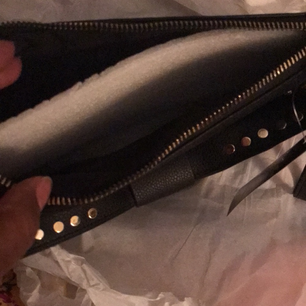 Pink & Black Bow Studded Clutches 🎀💕💕💕 - Picture 7 of 8